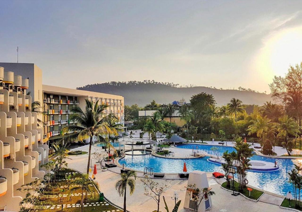 Harris Resort Batam Waterfront Sekupang Zewnętrze zdjęcie