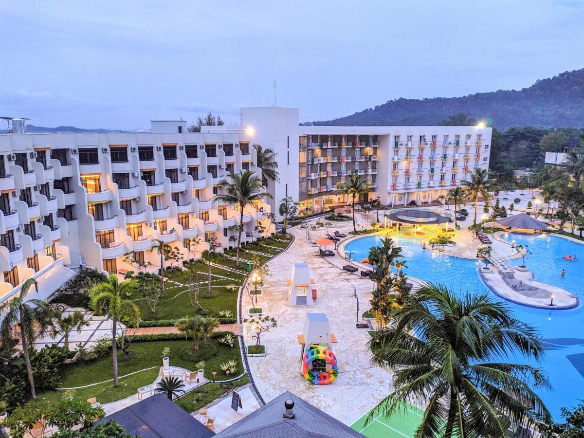 Harris Resort Batam Waterfront Sekupang Zewnętrze zdjęcie