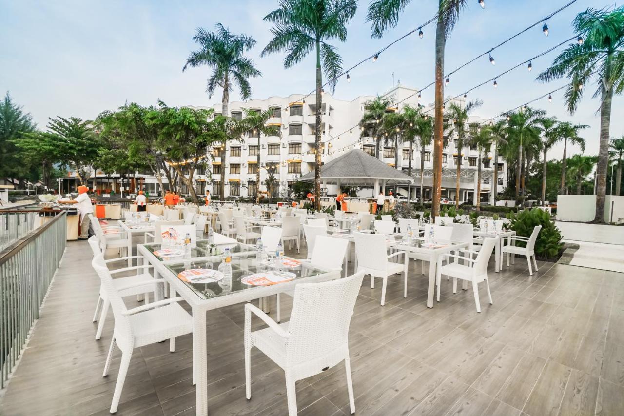 Harris Resort Batam Waterfront Sekupang Zewnętrze zdjęcie