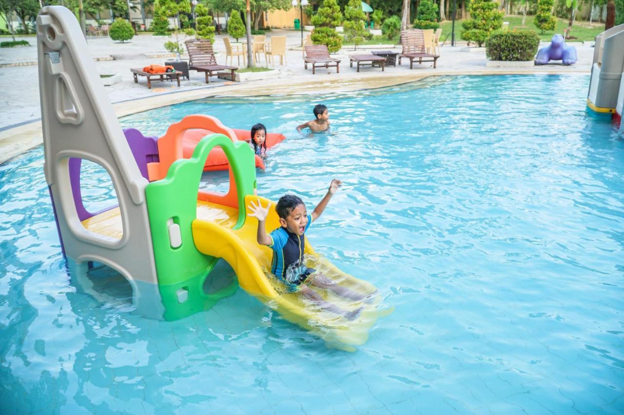 Harris Resort Batam Waterfront Sekupang Zewnętrze zdjęcie