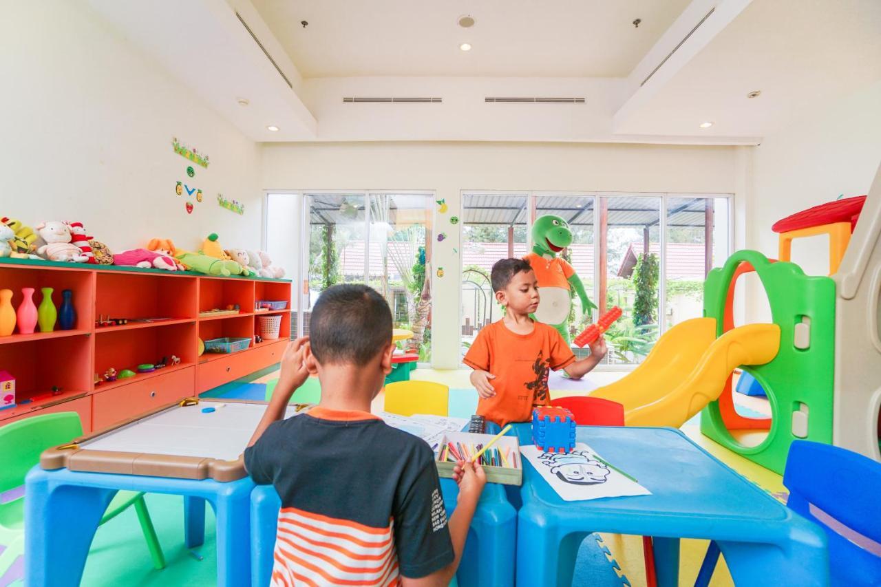 Harris Resort Batam Waterfront Sekupang Zewnętrze zdjęcie