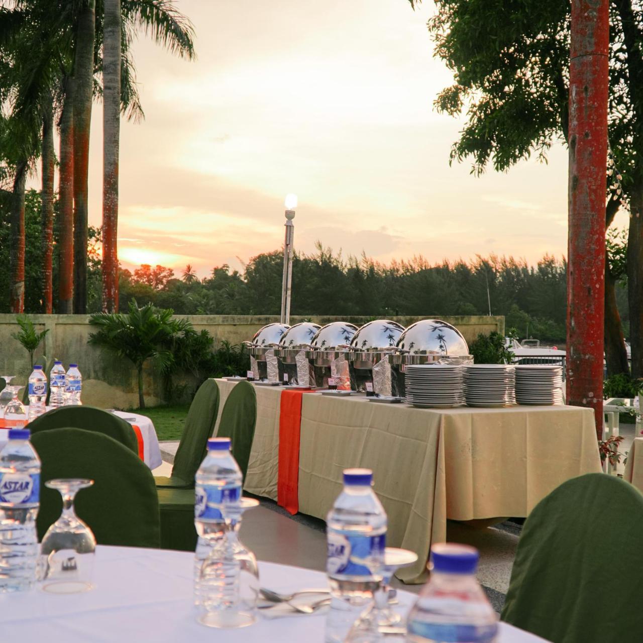 Harris Resort Batam Waterfront Sekupang Zewnętrze zdjęcie