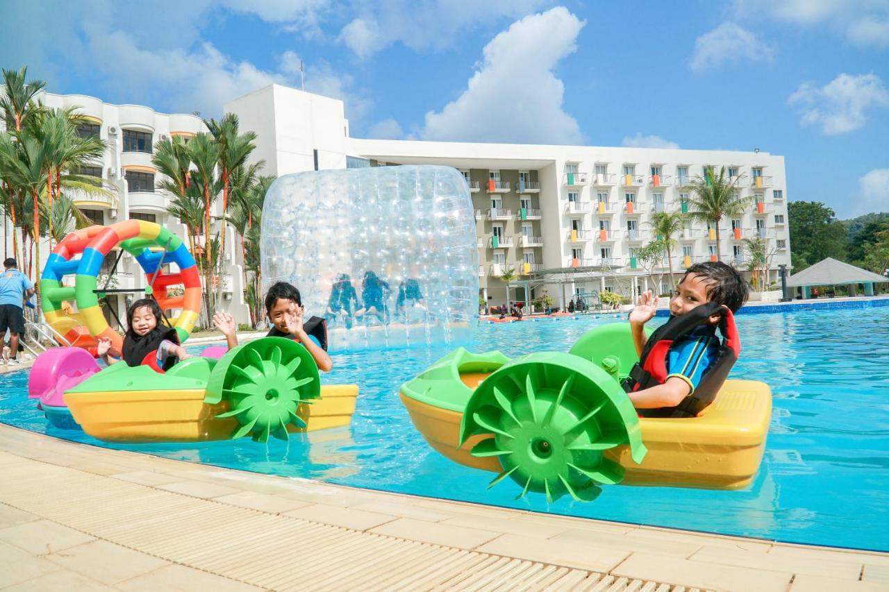 Harris Resort Batam Waterfront Sekupang Zewnętrze zdjęcie