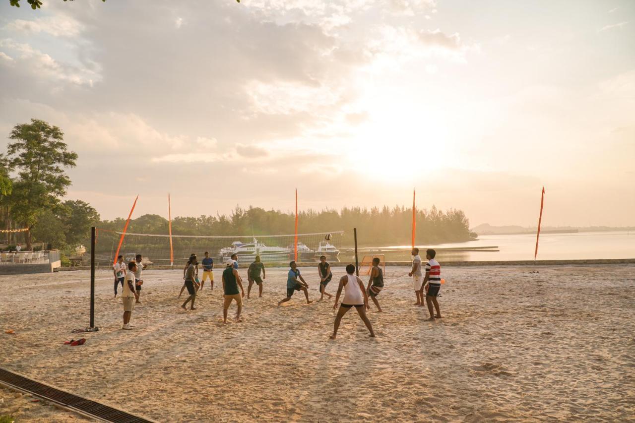 Harris Resort Batam Waterfront Sekupang Zewnętrze zdjęcie