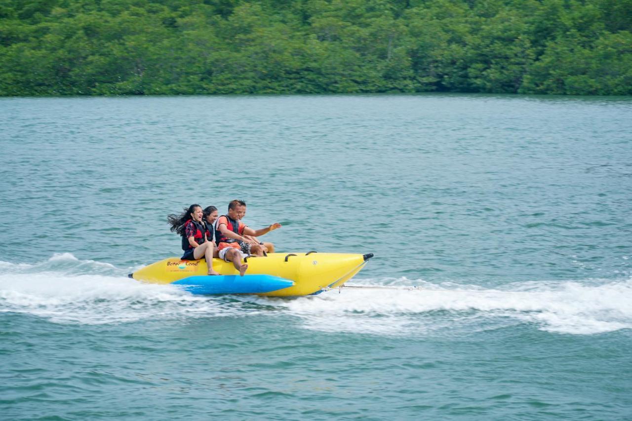 Harris Resort Batam Waterfront Sekupang Zewnętrze zdjęcie