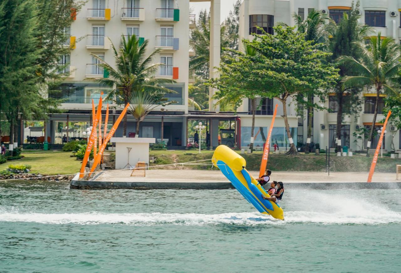 Harris Resort Batam Waterfront Sekupang Zewnętrze zdjęcie